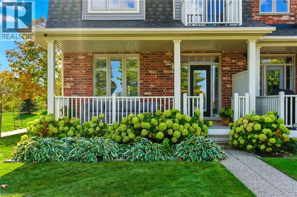 70 DUNROBIN Lane