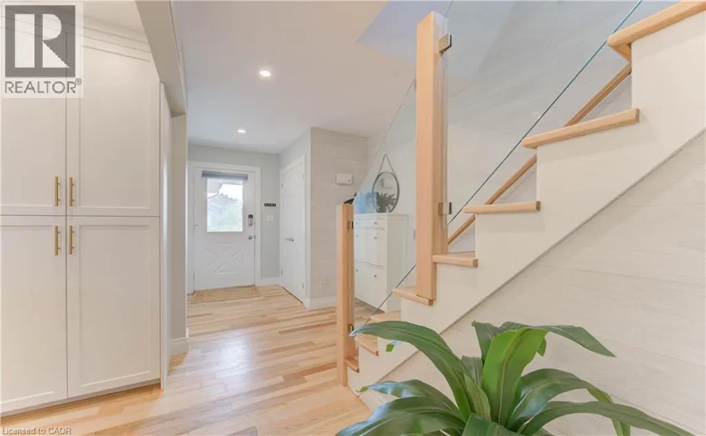 84 MONTANA Crescent