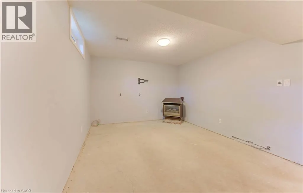143 CLEARWATER Crescent