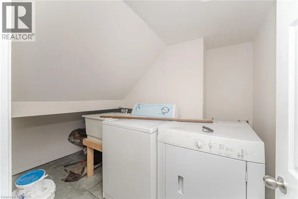 3783 KEENAN Crescent