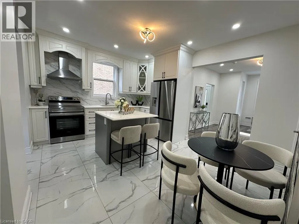 315 SIMCOE Street