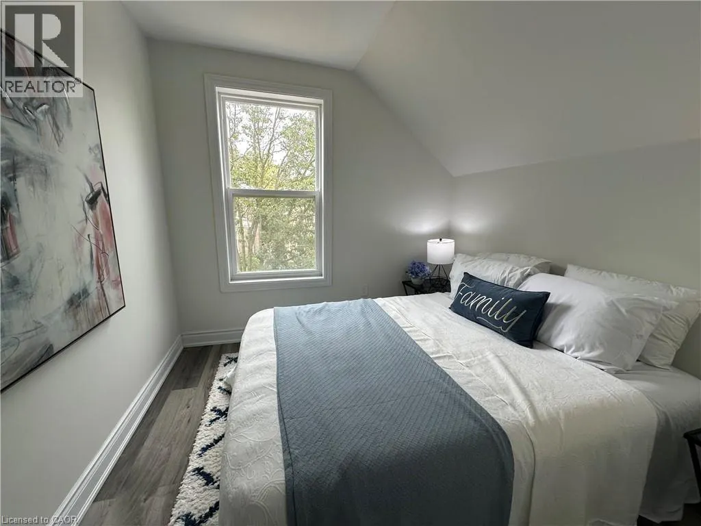 315 SIMCOE Street