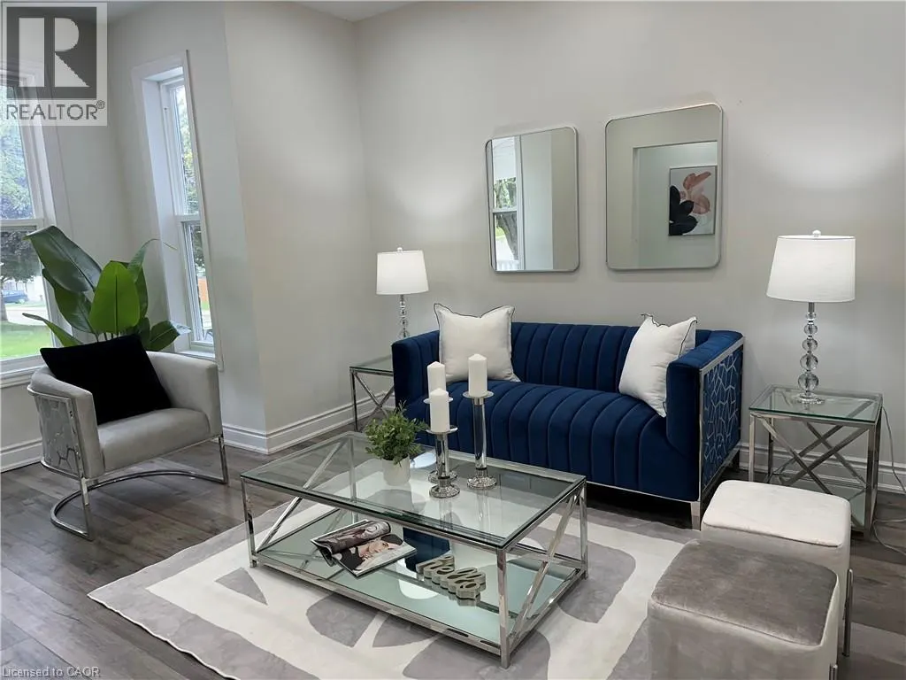 315 SIMCOE Street