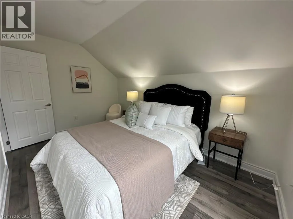 315 SIMCOE Street