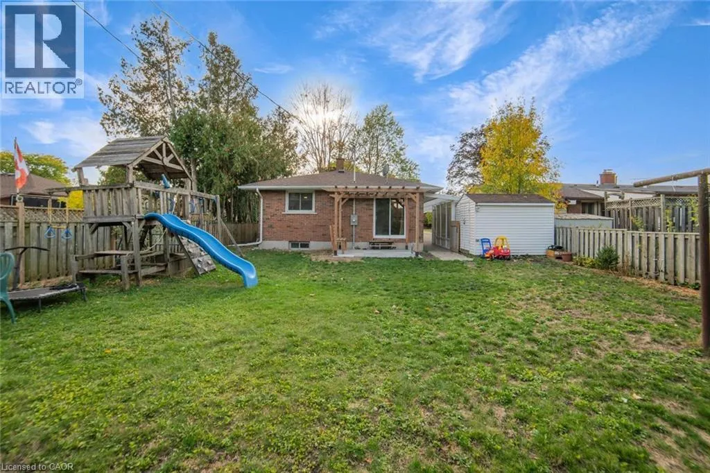 1676 HOLLEY Crescent