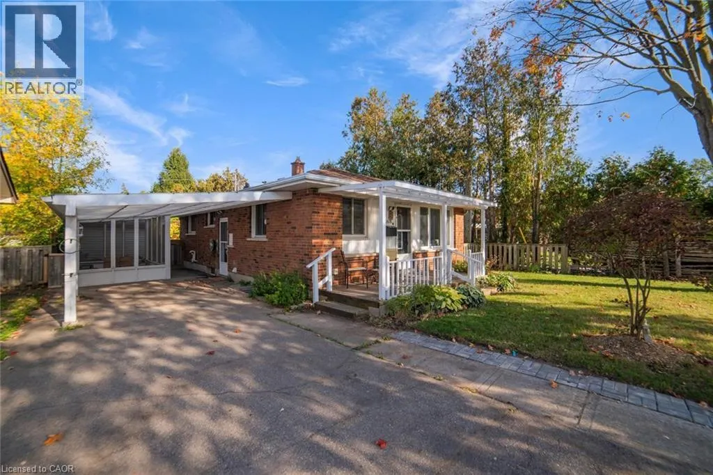 1676 HOLLEY Crescent
