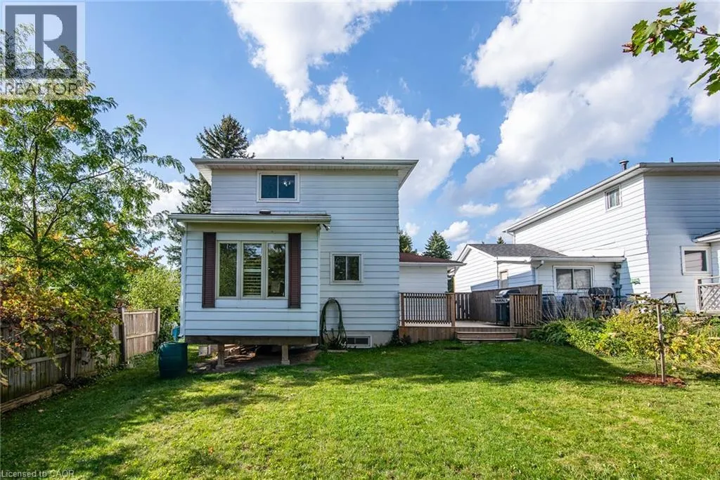 7 FOREST GLEN Crescent