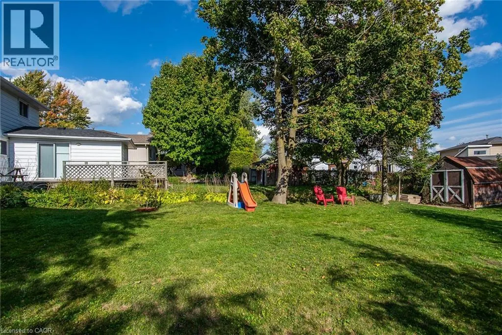 7 FOREST GLEN Crescent