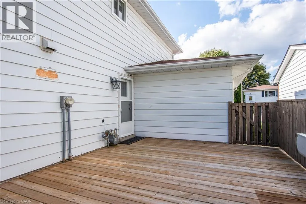 7 FOREST GLEN Crescent
