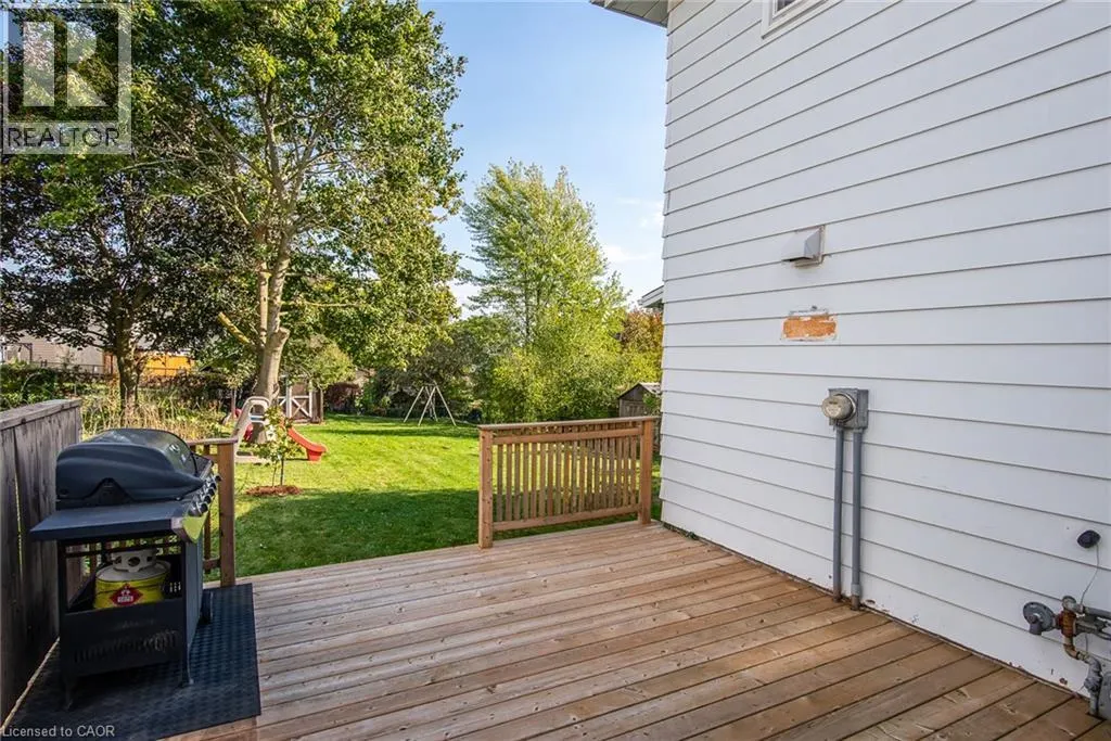 7 FOREST GLEN Crescent