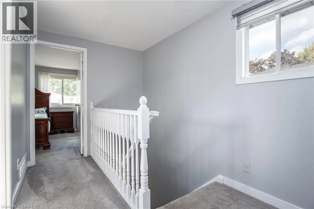 7 FOREST GLEN Crescent