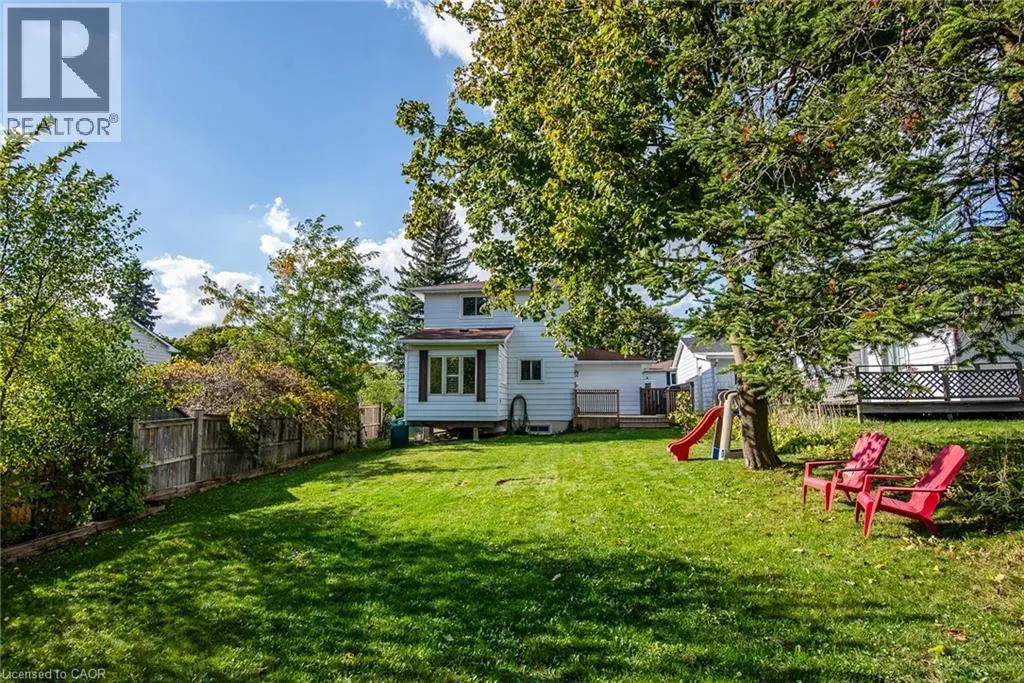 7 FOREST GLEN Crescent