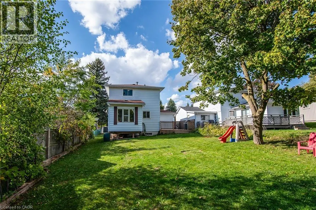 7 FOREST GLEN Crescent