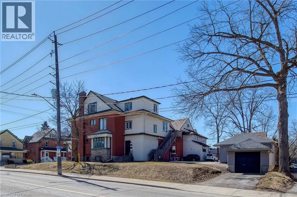 59 REGINA Street N