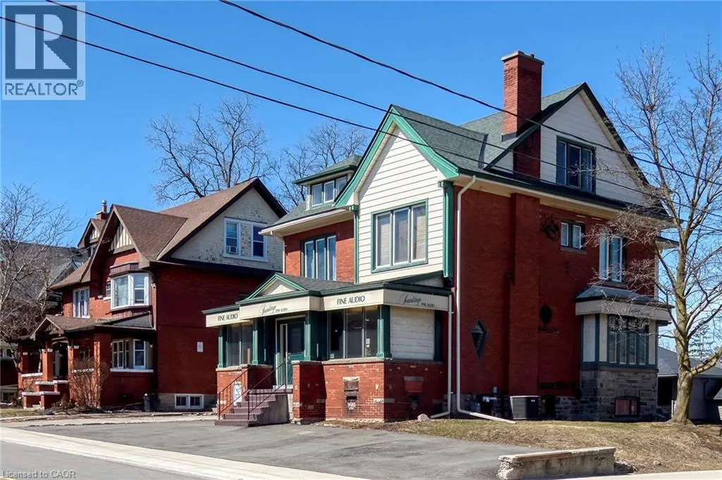 59 REGINA Street N