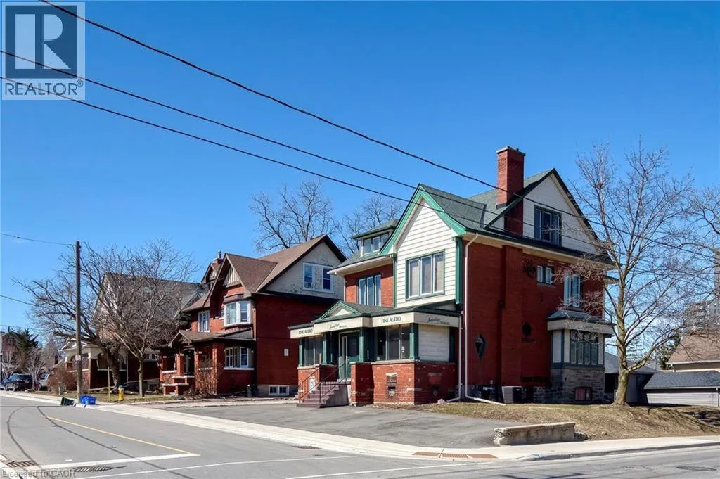 59 REGINA Street N