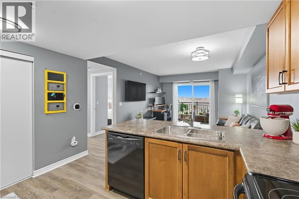 67 KINGSBURY SQUARE Square SW Unit# 411, #411