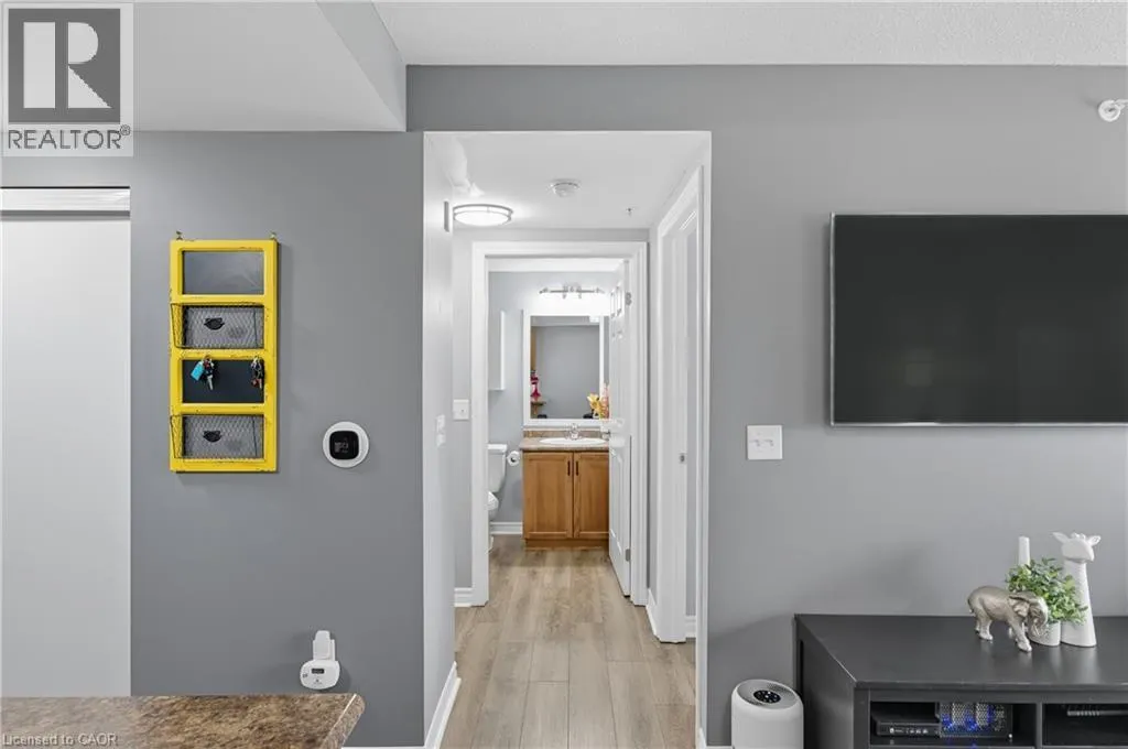 67 KINGSBURY SQUARE Square SW Unit# 411, #411