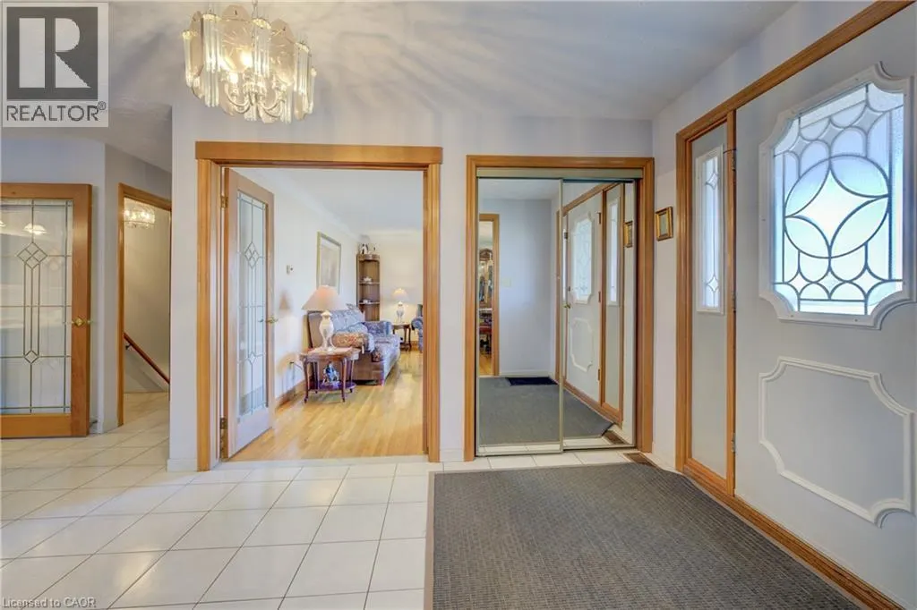 9 STONECLIFF Court