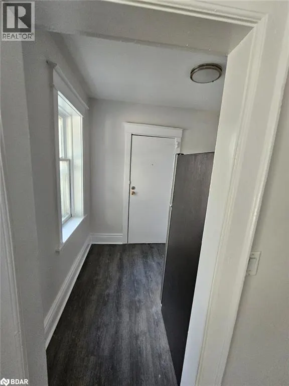 983 MAIN Street E Unit# 1, #1