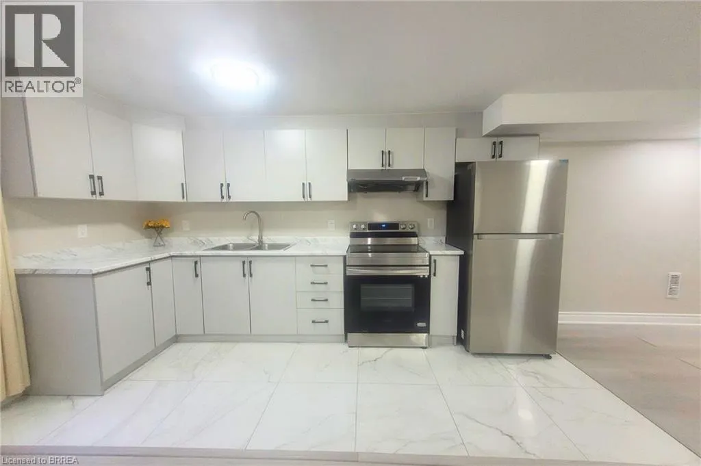 22 IAN ORMSTON Drive Unit# LOWER, #LOWER