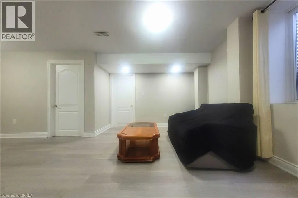 22 IAN ORMSTON Drive Unit# LOWER, #LOWER