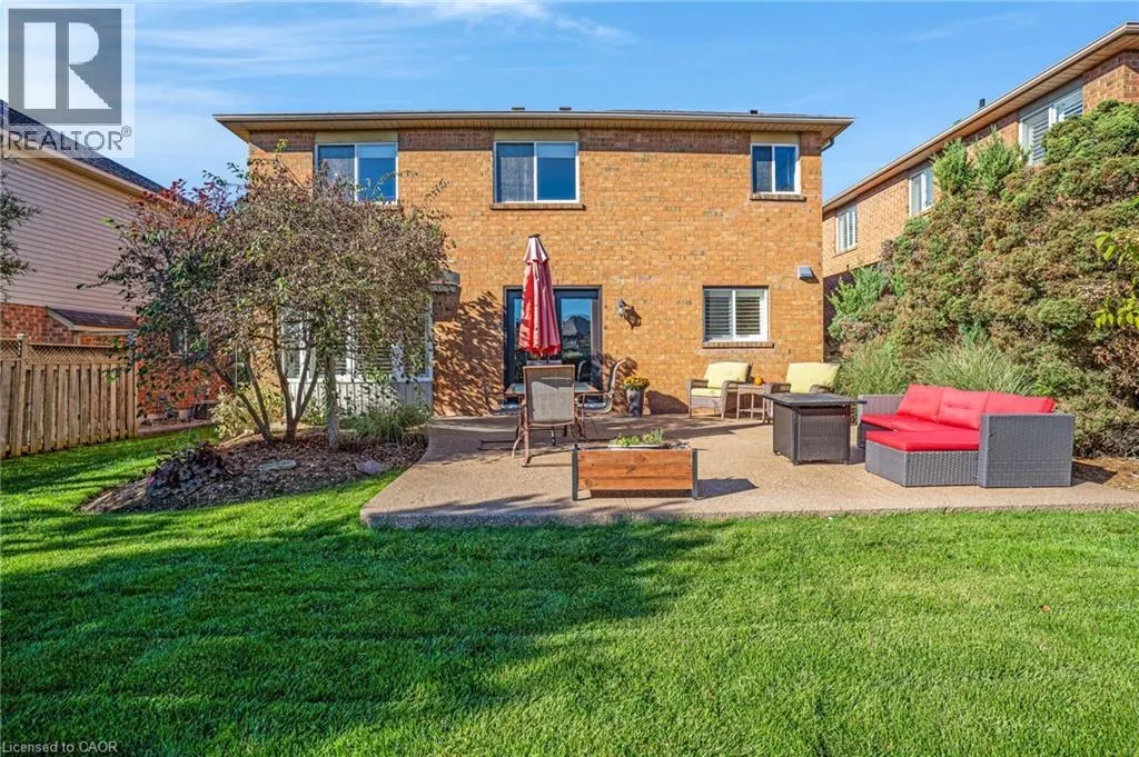 16 CANNING Crescent