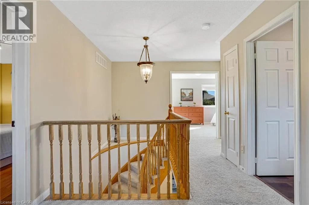 16 CANNING Crescent