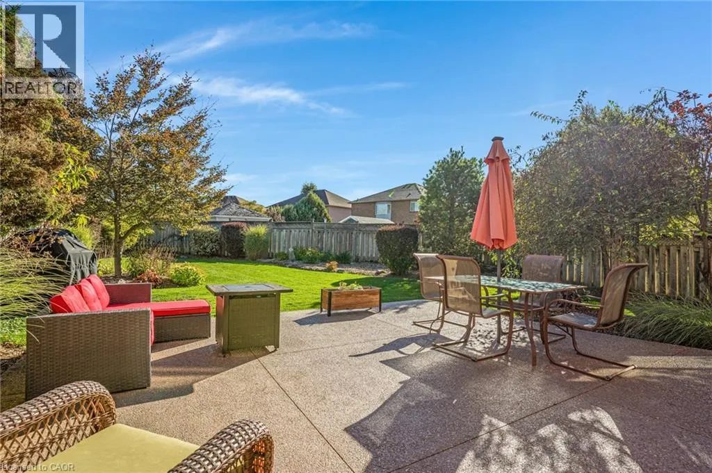 16 CANNING Crescent