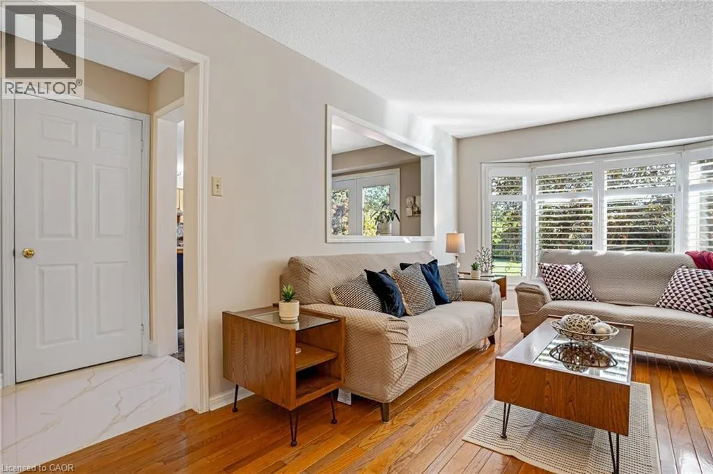 16 CANNING Crescent