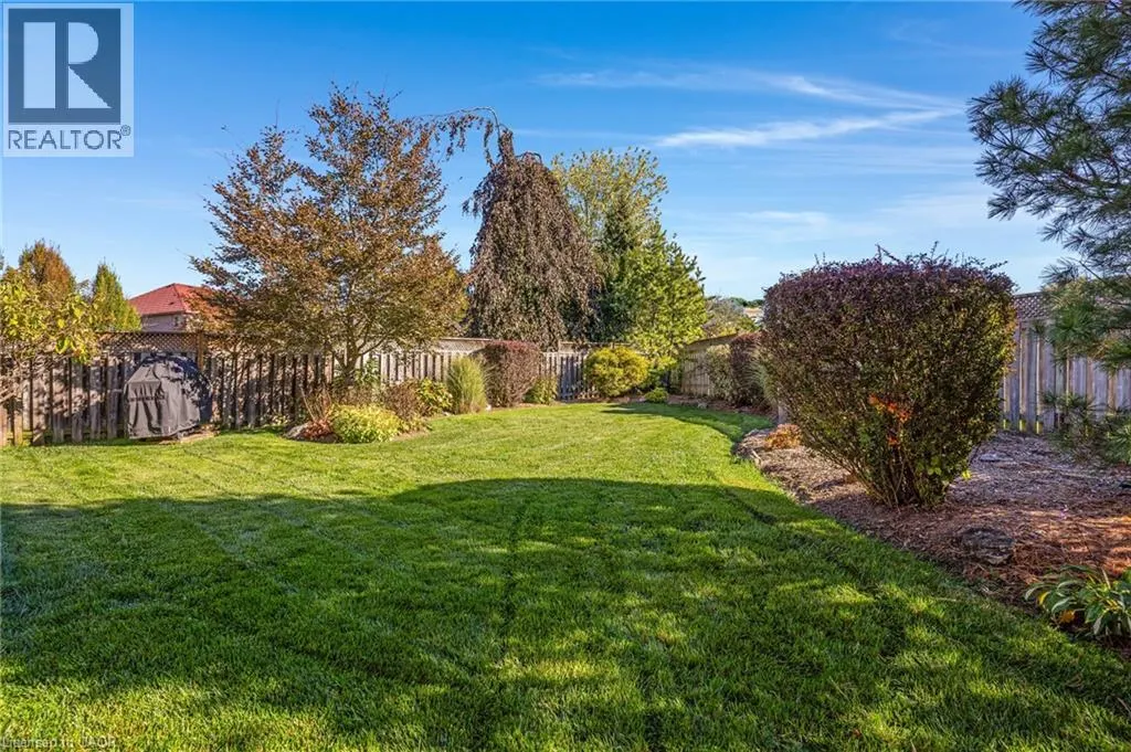 16 CANNING Crescent