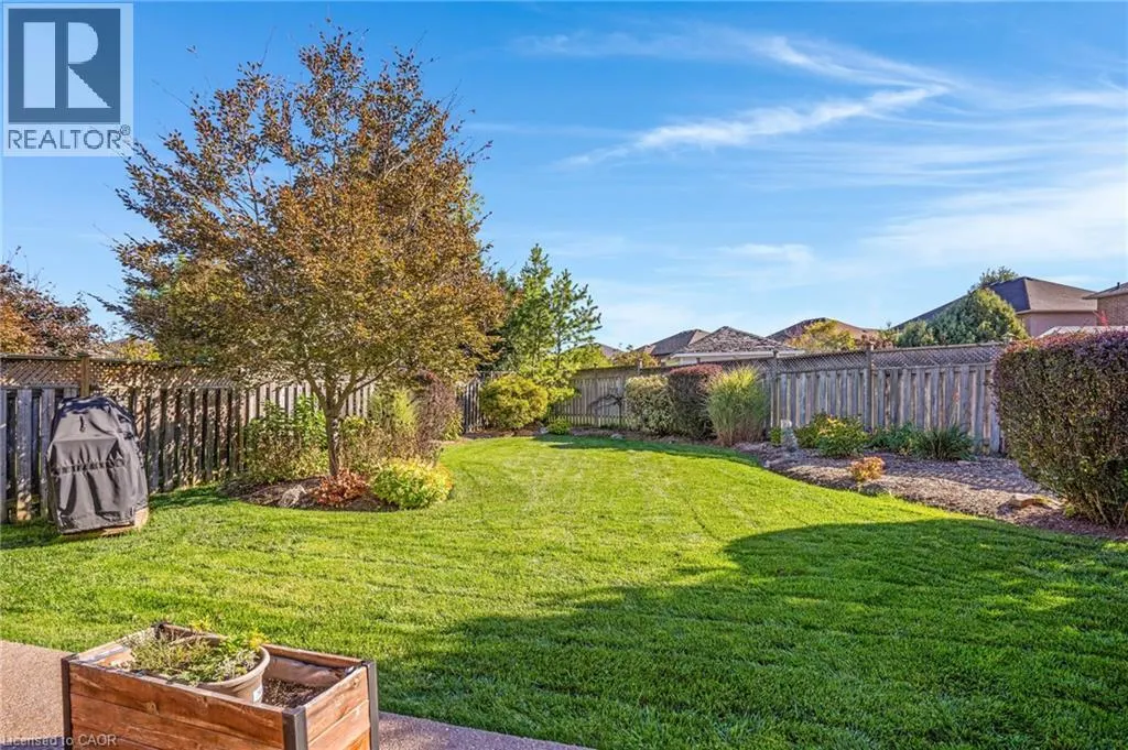 16 CANNING Crescent