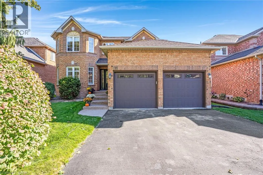 16 CANNING Crescent