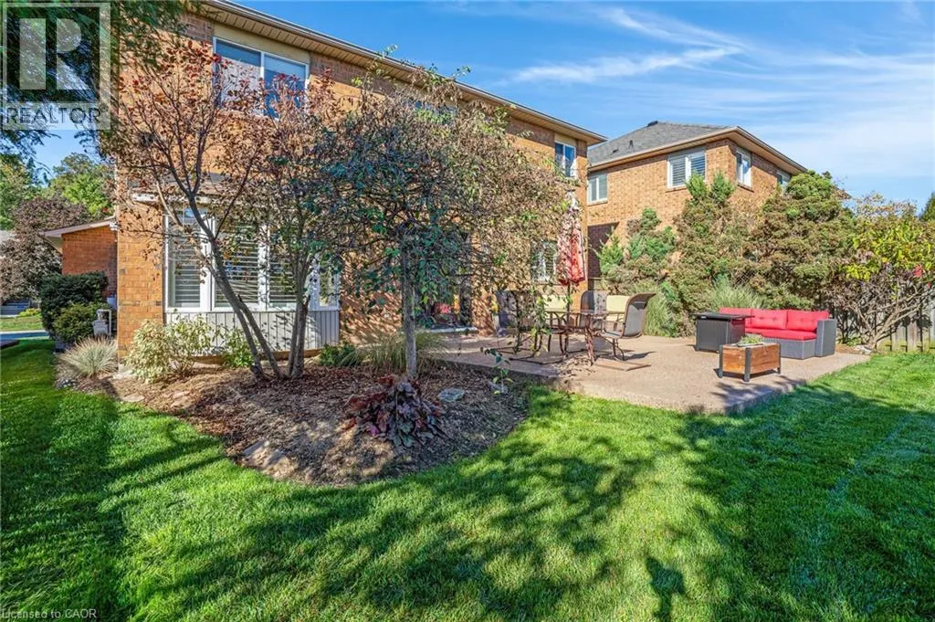 16 CANNING Crescent