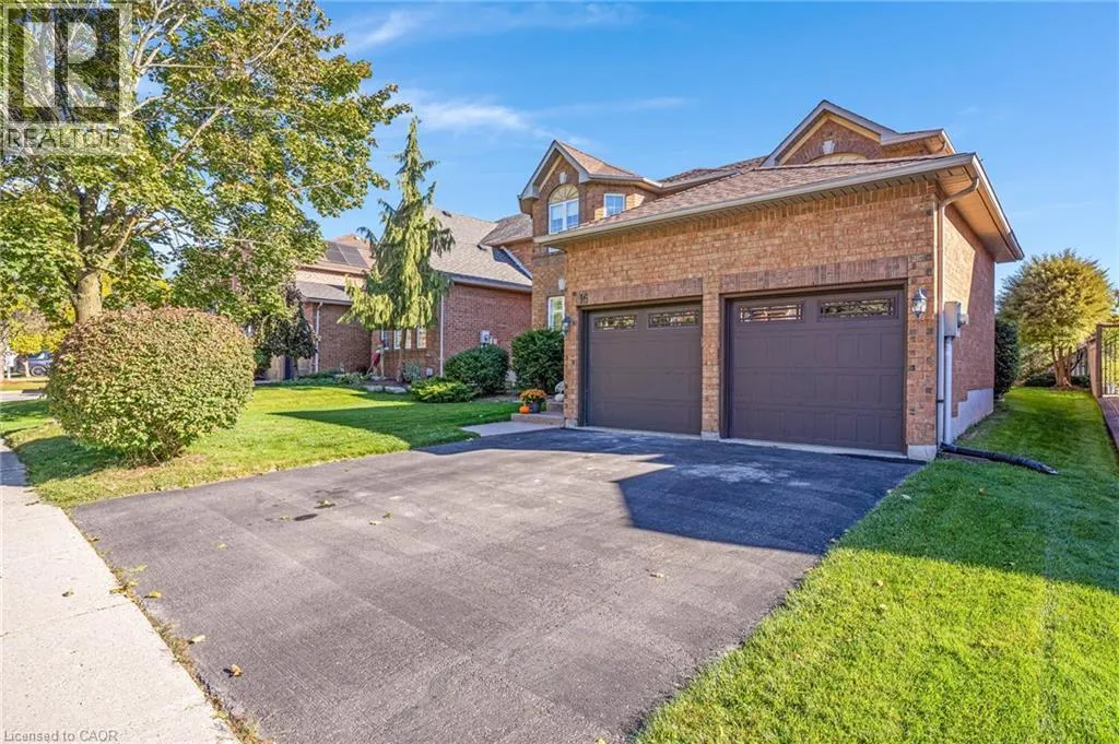 16 CANNING Crescent