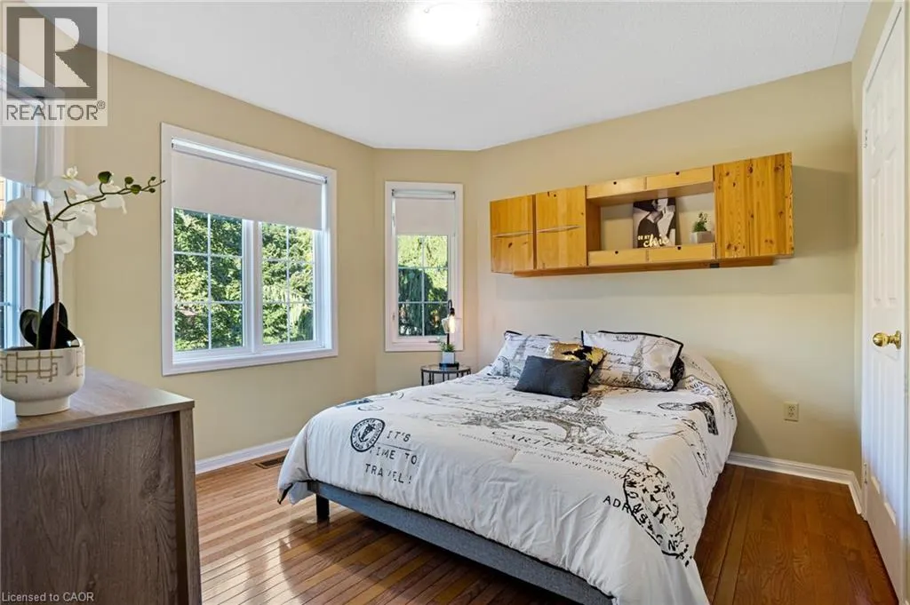 16 CANNING Crescent