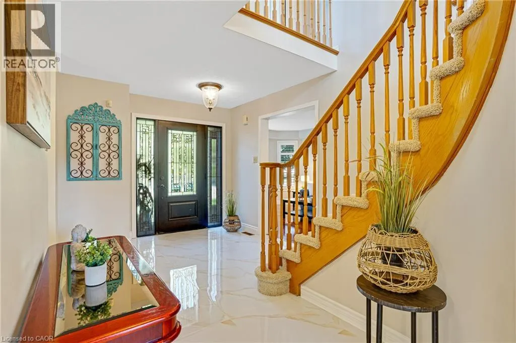 16 CANNING Crescent