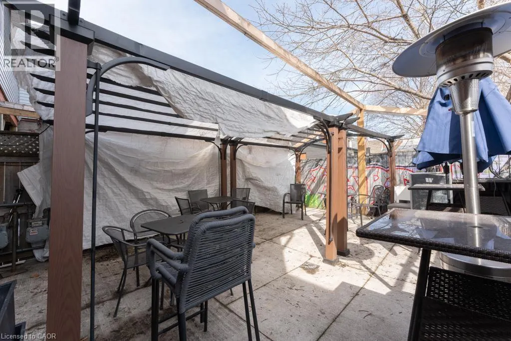 1441 MAIN Street E