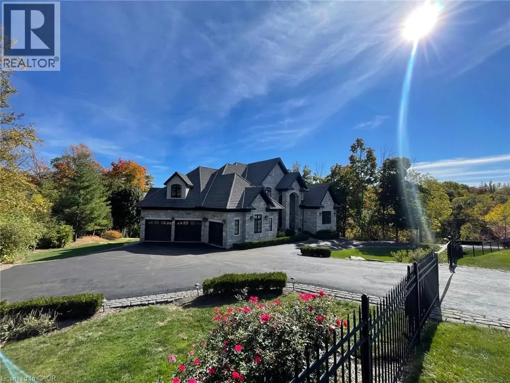 546 WOOLWICH Place