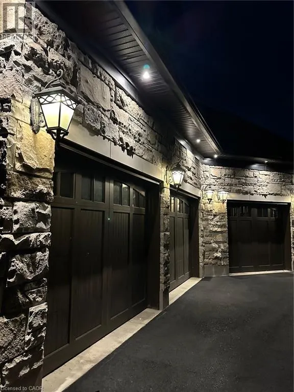 546 WOOLWICH Place