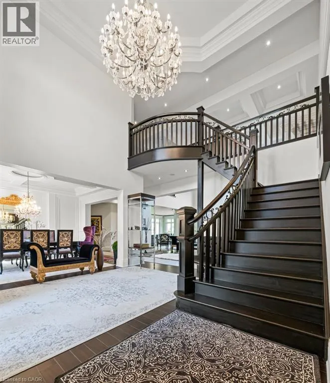 546 WOOLWICH Place