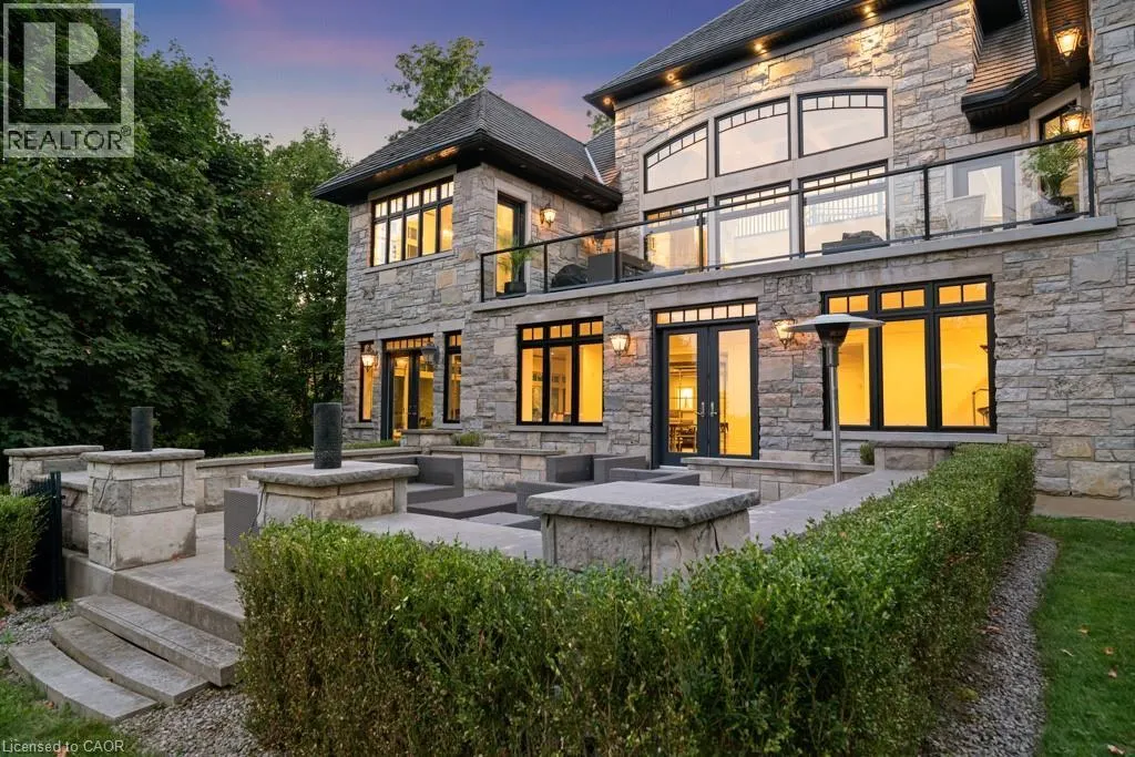 546 WOOLWICH Place