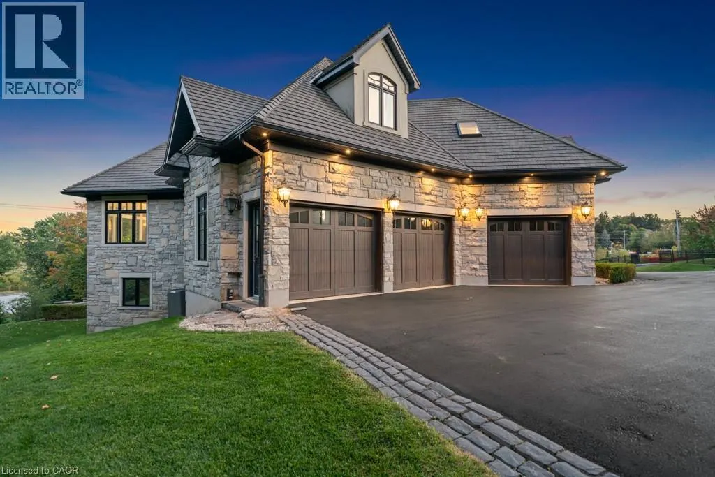 546 WOOLWICH Place