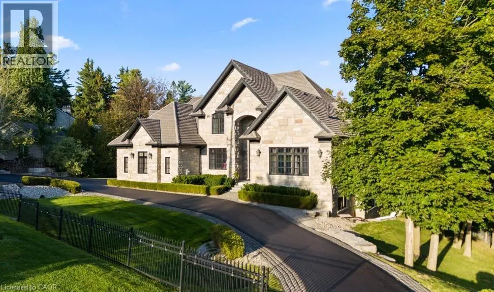 546 WOOLWICH Place