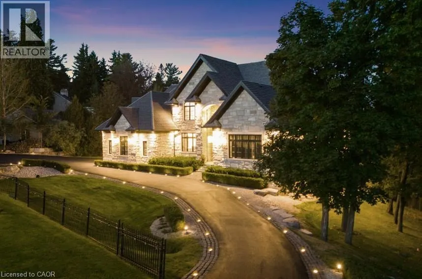 546 WOOLWICH Place