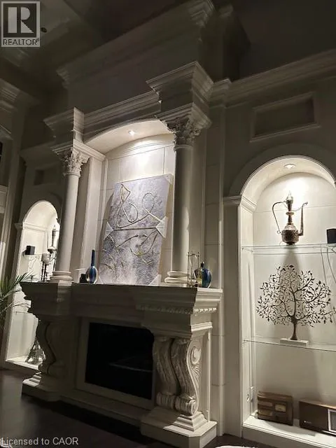 546 WOOLWICH Place