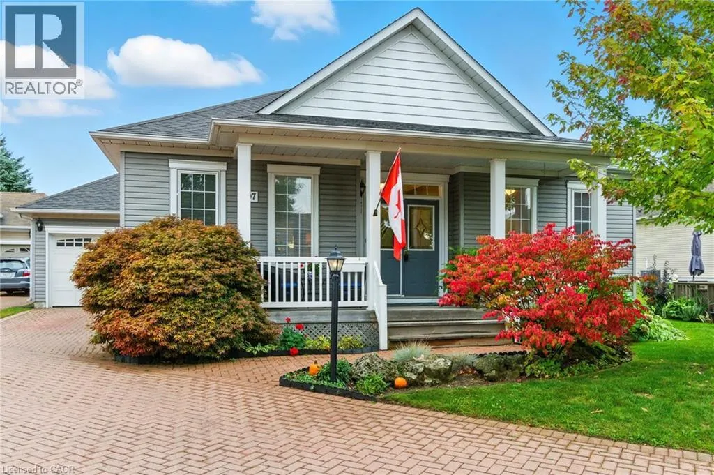 297 SILVERBIRCH Boulevard