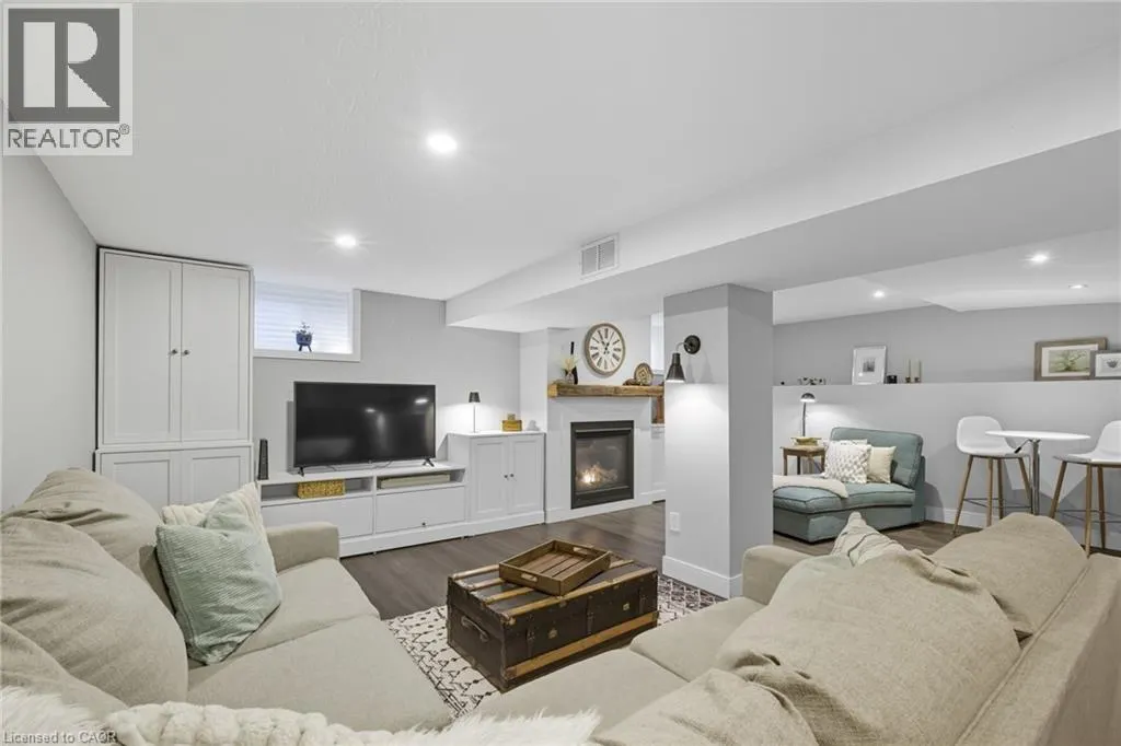 105 CARRINGTON Court