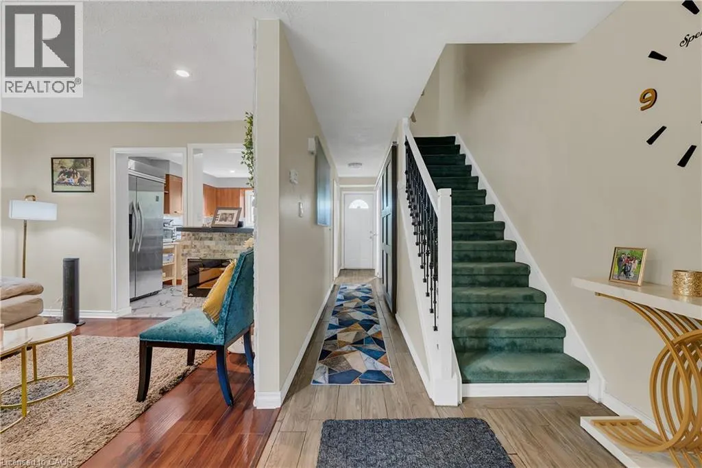 18 RIVERDALE Drive