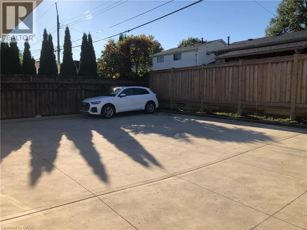 509 MOHAWK Road W Unit# UPPER 1A, #UPPER 1A